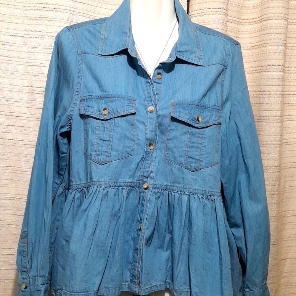 Mudpie top size medium blue color